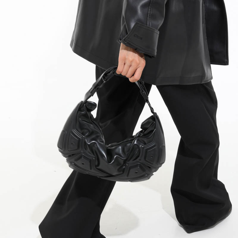 Dark Trendy Half Moon Shaped H - đánh giá và giá Women Bags 2026 Trends