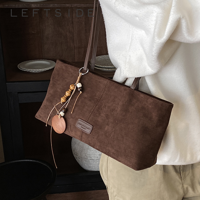 LEFTSIDE Retro Suede Shoulder  - đánh giá và giá Women Bags 2026 Trends